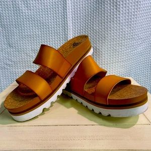 Reef Platform Sandal. Worn once. Size 10